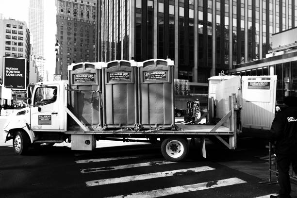 Best Porta potty rental near me  in Lowell, NC